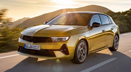 Más potencia y autonomía por el mismo precio: Opel ha desvelado el Astra actualizado y el Astra Sports Tourer PHEVs