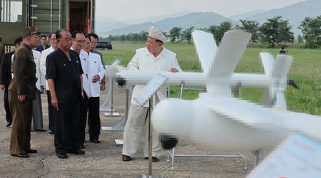 El líder norcoreano ordena la "producción en masa" de drones de ataque