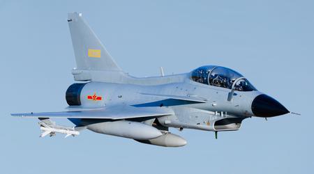 Para sustituir a los F-16 Egipto encarga a China cazas J-10