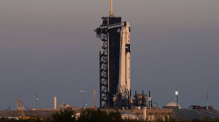 La NASA aplaza de urgencia el lanzamiento de Crew Dragon con astronautas a la EEI 150 segundos antes del despegue y SpaceX podría marcar un hito histórico