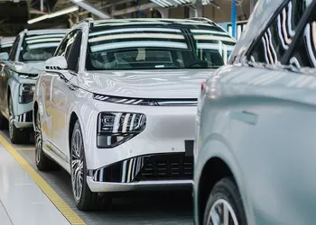 Fabricación por contrato: Magna comienza a ...