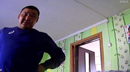Un ocupante de Buriatia robó una cámara de vigilancia en Ucrania, pero no la reconfiguró: ahora emite un "reality show" al verdadero propietario