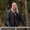 La estrella de Matrix como vampiro: publicadas las primeras imágenes del rodaje de la cuarta temporada de The Witcher con Liam Hemsworth y Laurence Fishburne-8 La estrella de Matrix como vampiro: publicadas las primeras imágenes del rodaje de la cuarta temporada de The Witcher con Liam Hemsworth y Laurence Fishburne-8