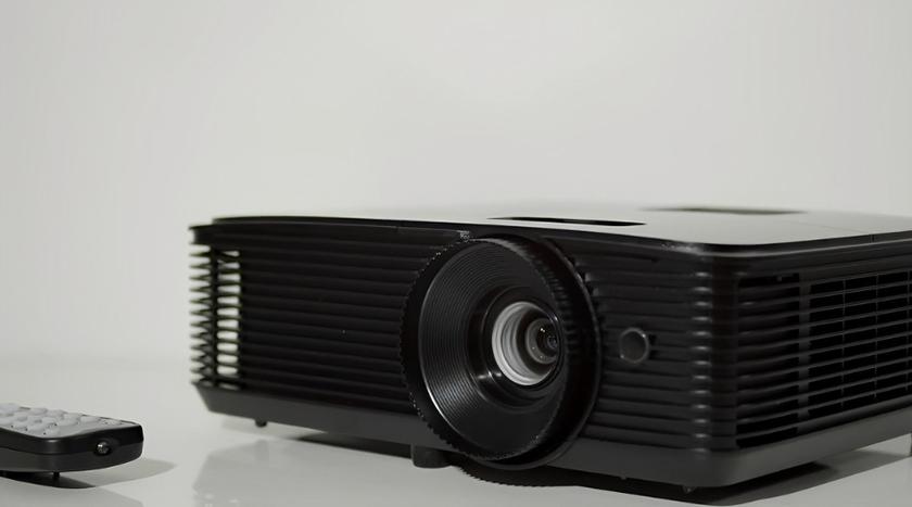 Optoma HD146X proyector habitación