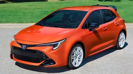 Rines blancos, color de carrocería brillante: la Edición FX del Toyota Corolla obtiene elementos de diseño retro