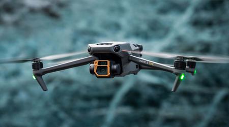 Los soldados ucranianos lanzan explosivos sobre el enemigo utilizando un cuadricóptero DJI de consumo y un teléfono inteligente Android