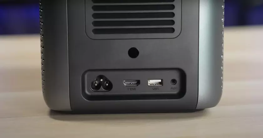 NEBULA by Anker Cosmos Laser Proyector para home theatree en casa
