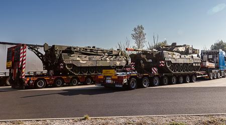 Hungría ha recibido el primero de los 44 carros de combate alemanes Leopard 2A7HU en virtud de un contrato por valor de 565 millones de dólares.