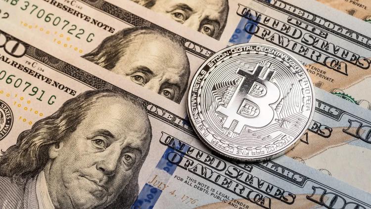 Bitcoin cae a $114K debido a ...