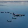 Estados Unidos, la República de Corea y Japón llevaron a cabo el primer ejercicio aéreo trilateral en el que participaron el B-52H Stratofortress, el F-16 Fighting Falcon, el F-15K Eagle y los F-2.-3