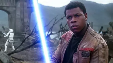 Para el papel de stormtrooper Finn en Star Wars, el actor John Boyega gastó casi todo su dinero en un taxi para escuchar el mismo "estás en la película"