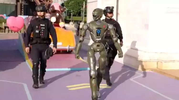 RoboCop visto en China: la policía ...