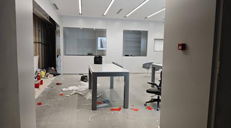 Esto es interesante: Xiaomi instala paredes de vidrio en centros de servicio de marca para la confianza del cliente