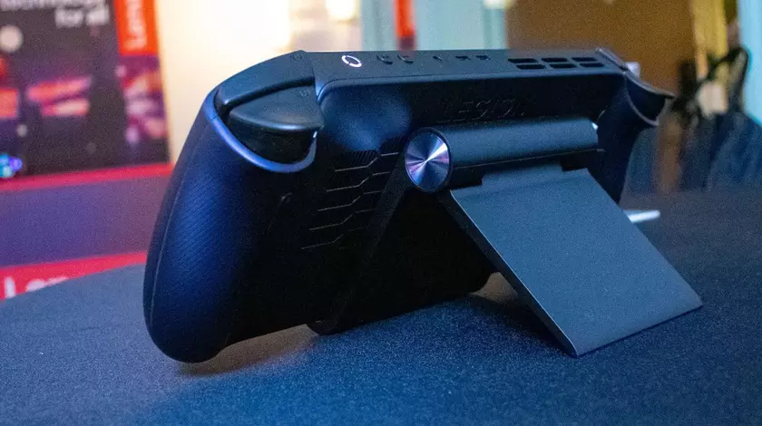 Ordenador portátil para juegos Lenovo Legion Go S (SteamOS)