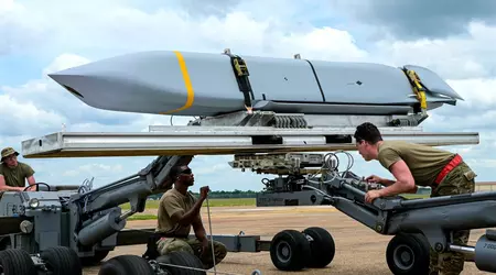 Polonia compra a EE.UU. misiles AGM-158B-2 JASSM, AIM-9X Sidewinder Block II y AIM-120C-8 por un coste de más de 3.000 millones de dólares.