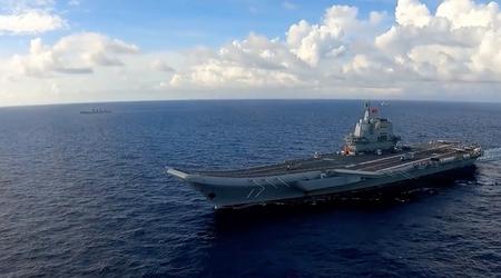El mayor portaaviones de la Armada china, el Shandong, regresó al Mar de China Meridional con su grupo de ataque.