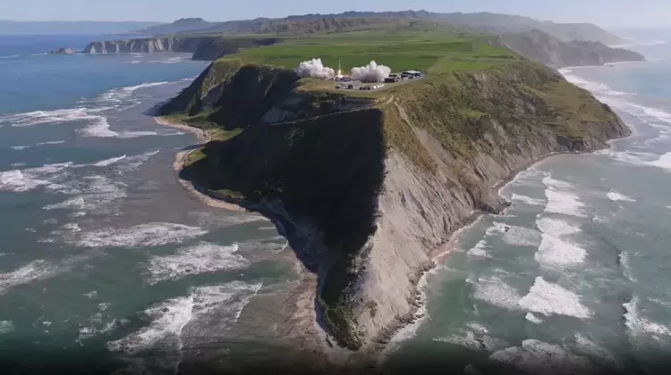 Rocket Lab lanzó el 13º satélite ...