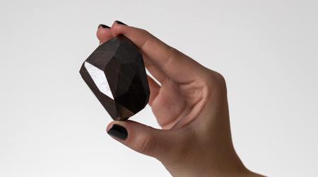 Un diamante Enigma negro único que pesa 555,55 quilates se vendió por $ 4,300,000 en criptomoneda
