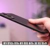 Maqueta del Samsung Galaxy S25 Edge en las manos