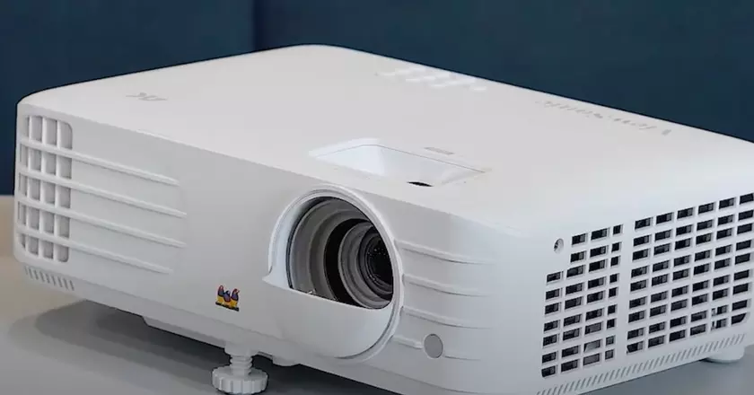 Proyector ViewSonic PX701-4K para cine en casa