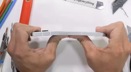 El Nothing Phone (2) fue sometido a una prueba extrema de resistencia inmediatamente después de su lanzamiento oficial