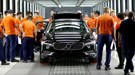 El sedán Volvo S90 ha caído víctima de la guerra comercial de EE. UU. - Automotive News
