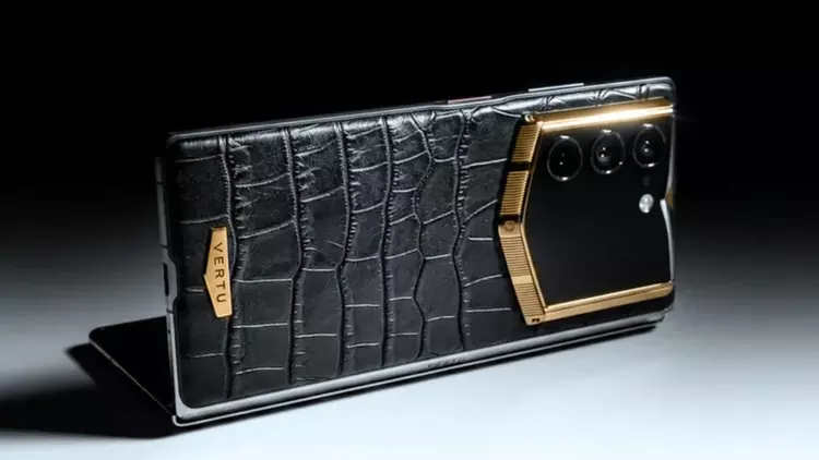 Vertu Alphafold: el móvil plegable de ...