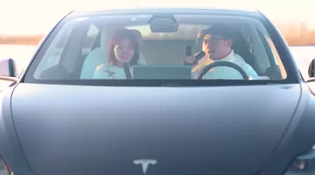 TeslaMic: un micrófono de karaoke en el coche que se convirtió inmediatamente en un éxito de ventas