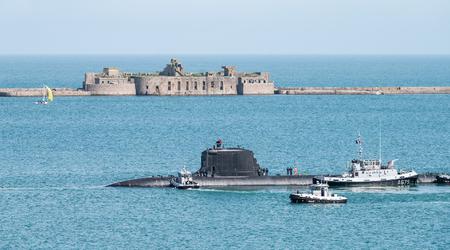 La Armada francesa ha recibido el submarino nuclear de ataque Duguay-Trouin de la clase Barracuda, que irá armado con misiles navales SCALP con un alcance máximo de lanzamiento de 1.000 kilómetros.