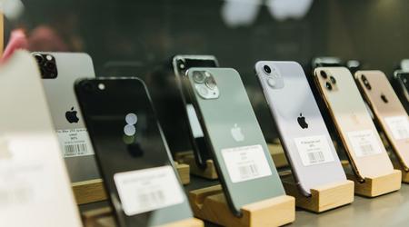 Un hombre chino pasó años intercambiando iPhones falsos por originales en Apple. Ganó $ 1 millón y más de 2 años en prisión.