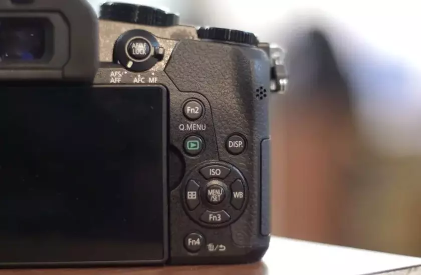 Cámara fotográfica básica Panasonic LUMIX G85