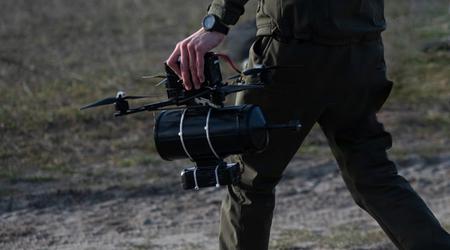 El Ministerio de Defensa de Ucrania realizó una demostración de drones FPV controlados por fibra óptica