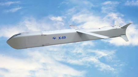 Los rusos han presentado el misil de crucero Kh-69 con una ojiva de 310 kg y un alcance de hasta 290 km para el caza de quinta generación Su-57.