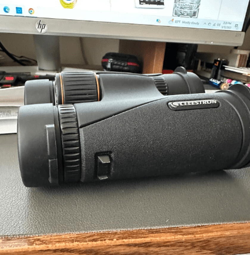 Prismáticos compactos Celestron TrailSeeker 10x42