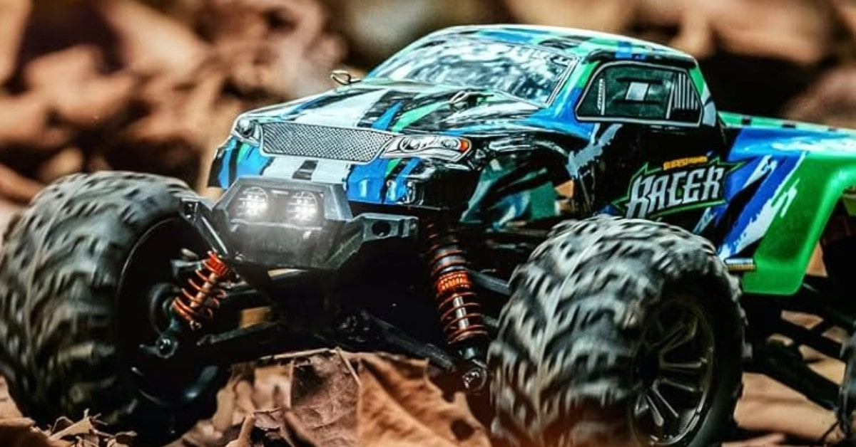 1:16 YONCHER YC250 mejores autos rc menos de 200 euros