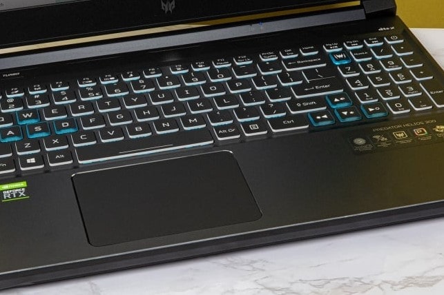 Acer Predator Helios 300 laptop programación centralitas