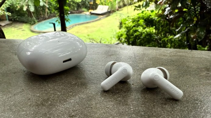 Auriculares inalámbricos Baseus Bass BP1 Pro por menos de 50 dólares