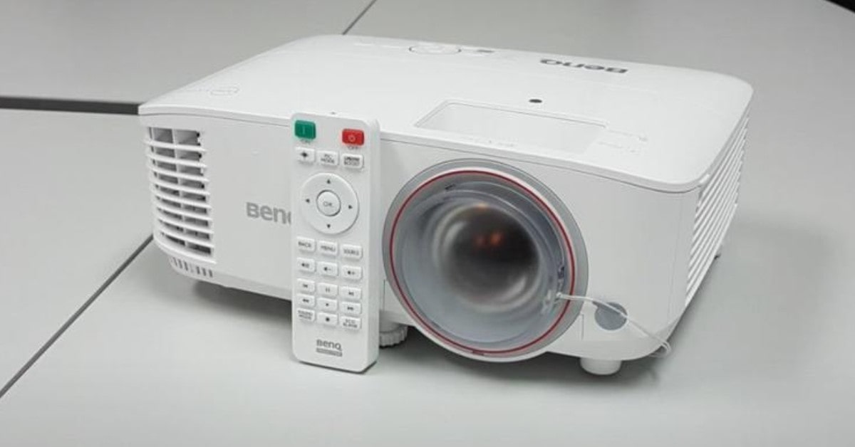 BenQ TH671ST proyector para habitación pequeña