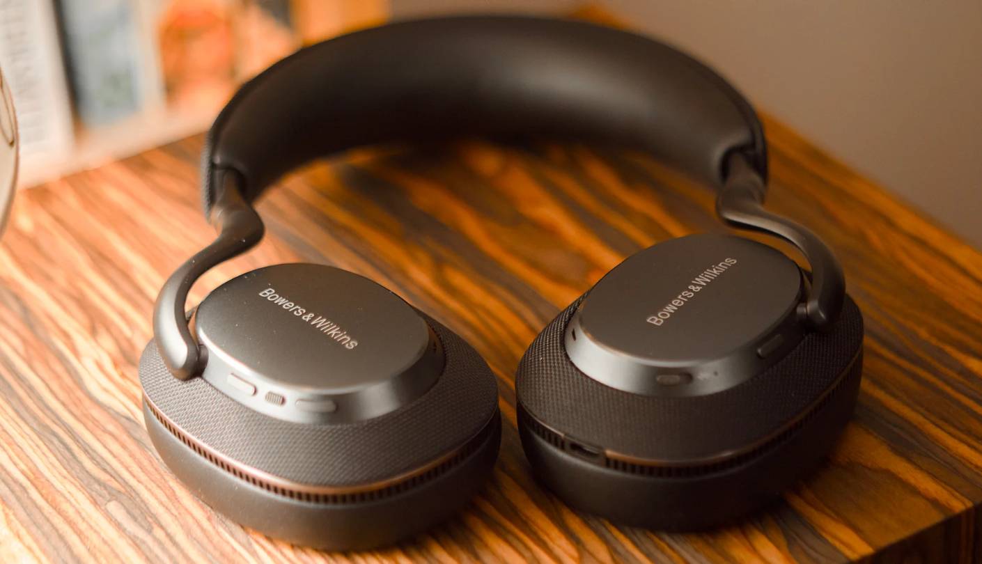 Auriculares inalámbricos con cancelación de ruido Bowers & Wilkins Px7 S3 avión
