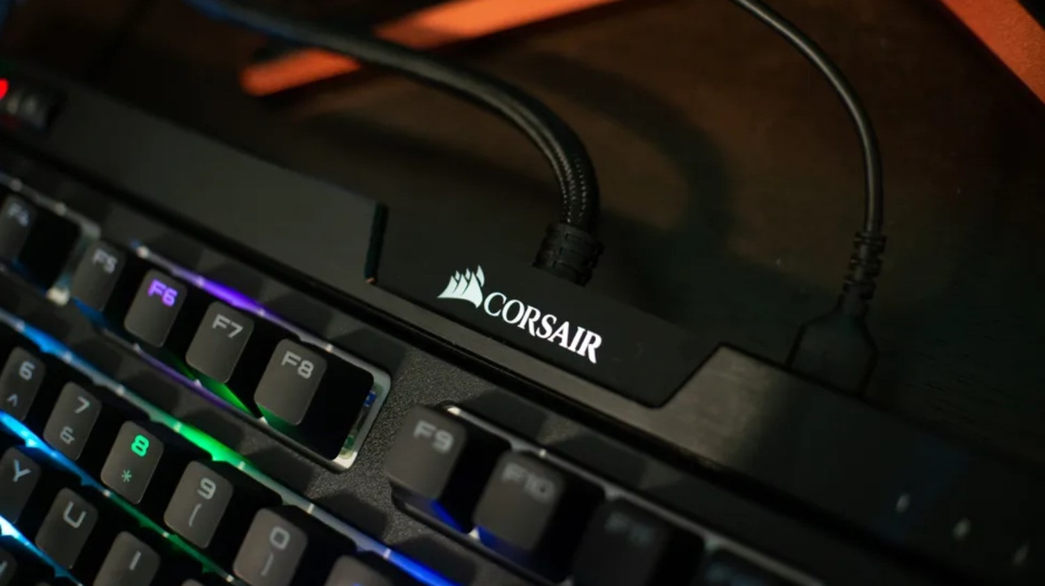 teclado mecánico amortiguado Corsair Strafe RGB MK.2