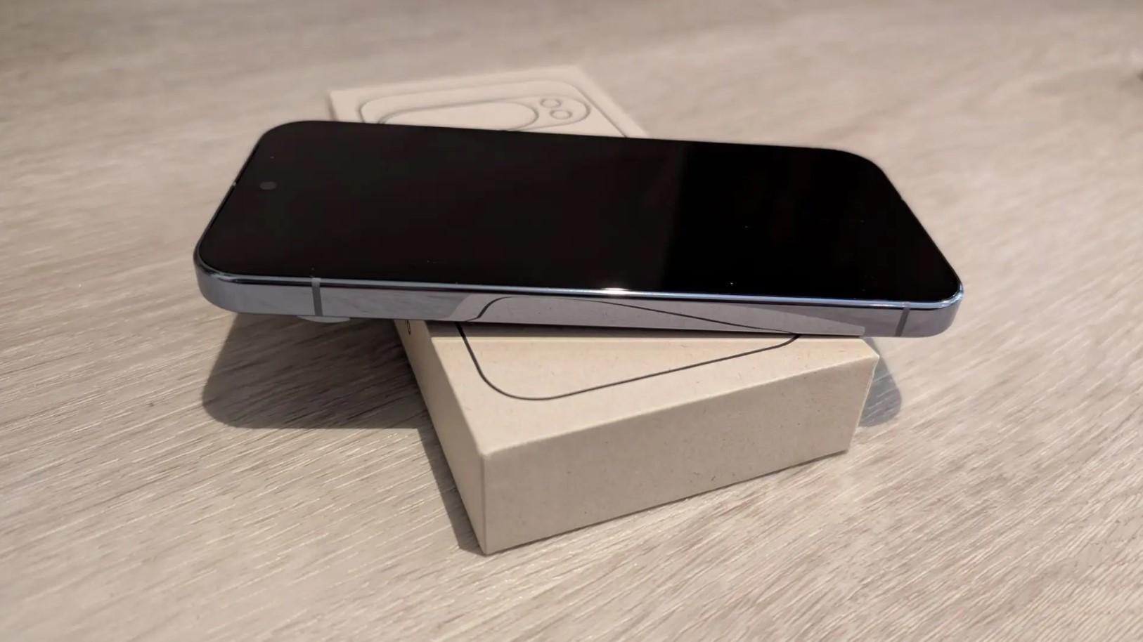 Google Pixel 10 Pro vs Google Pixel 10 Pro XL