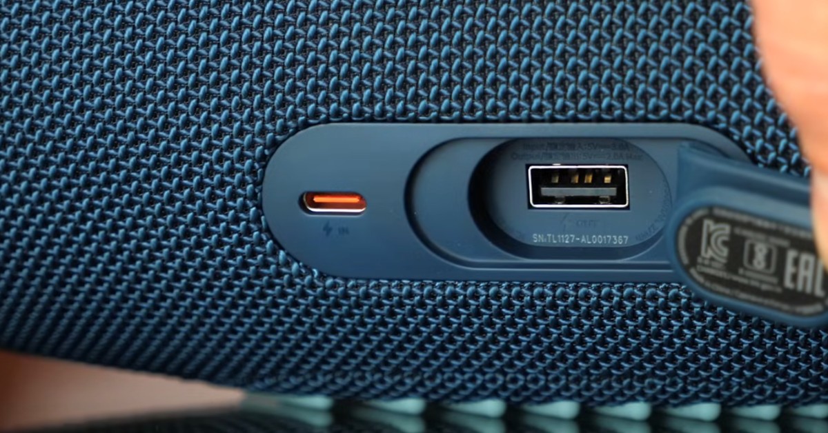 JBL CHARGE 5 Mejor altavoz Bluetooth para películas al aire libre