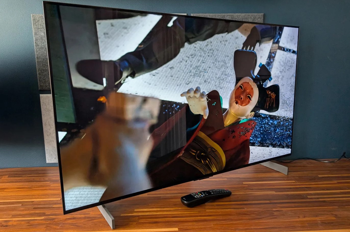 LG OLED evo C4 Series TV de 42 pulgadas 4K para dormitorio