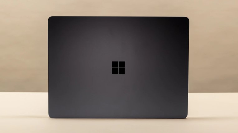  Microsoft Surface Laptop 7 (13,8″) Ordenador con IA en el dispositivo