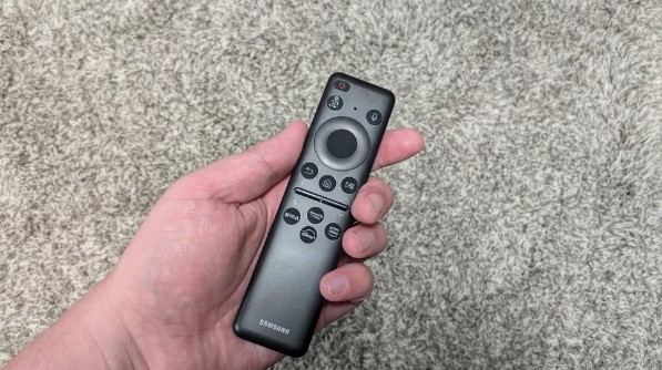 Samsung TV QLED de 43 pulgadas de la serie Q60D para espacios pequeños