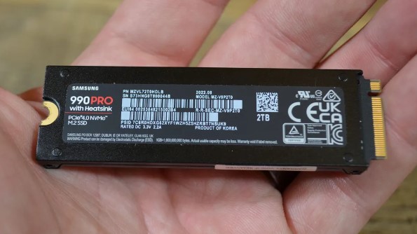 Samsung 990 Pro vs Crucial T500