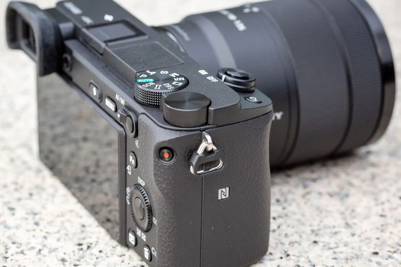 Cámara fotográfica básica Sony 6400