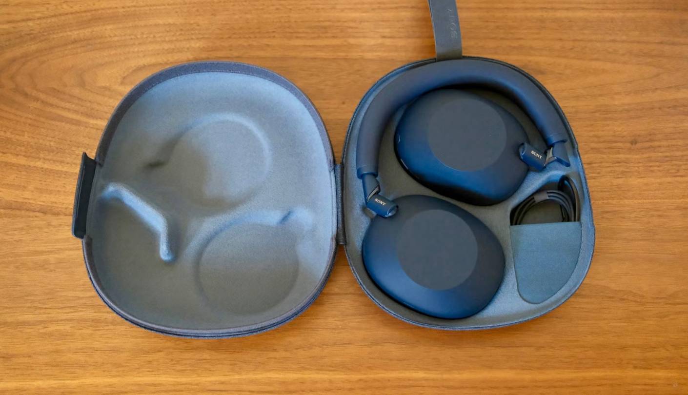 Auriculares de viaje Sony WH-1000XM6 con ANC