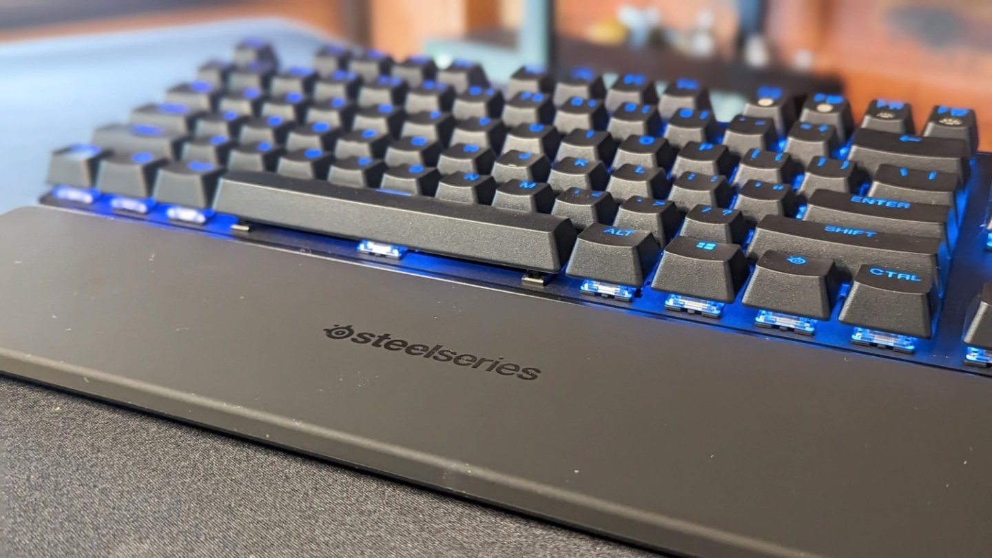 Teclado para juegos SteelSeries Apex Pro TKL 2.4GHz