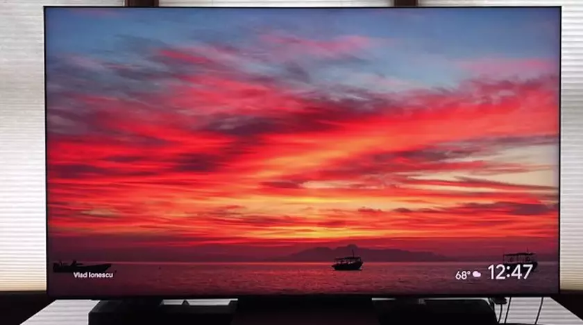Televisor TCL QM8K Mini-LED Dolby Vision para ver películas